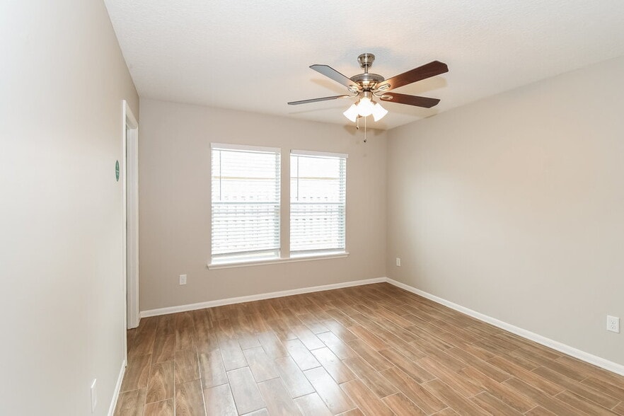 Building Photo - 11751 Pleasant Creek Dr