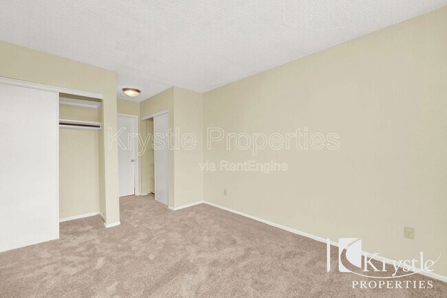 Building Photo - 1333 N Camino Alto