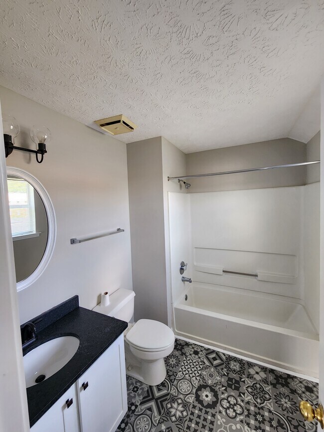 Building Photo - 100 Sheila Blvd