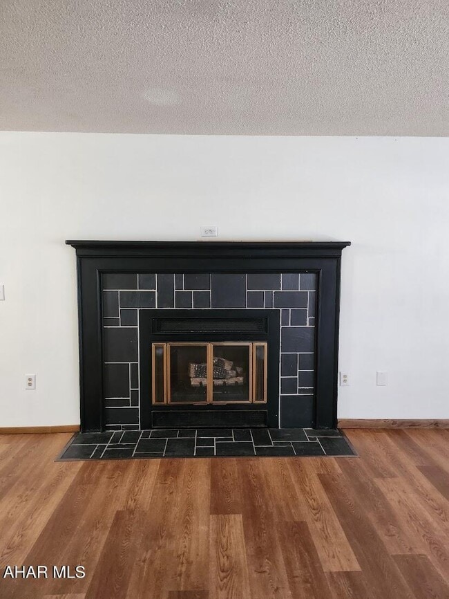 Building Photo - 534 N 5th St