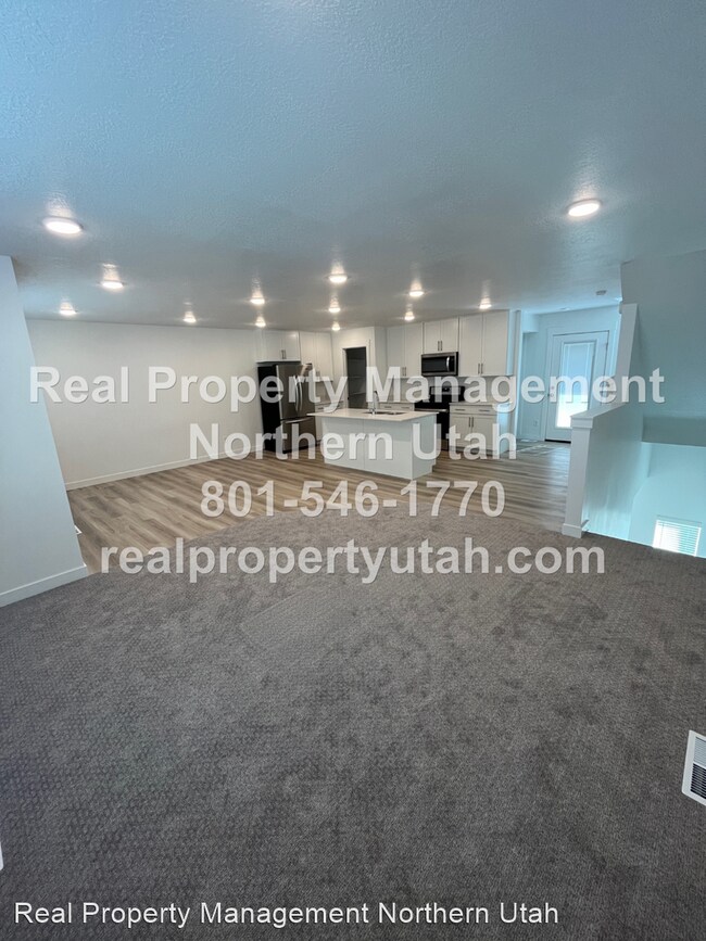 Building Photo - 3 br, 2.5 bath House - 3084 N. 1600 E.