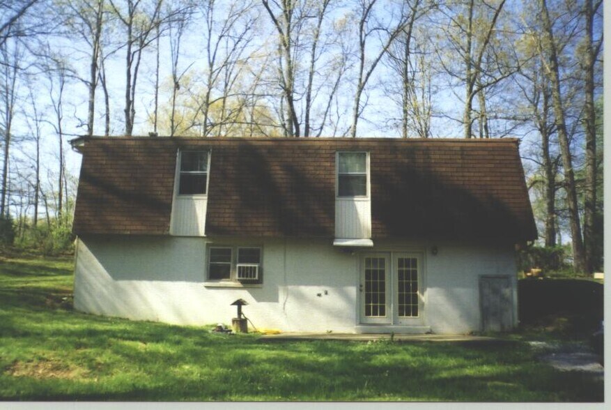 Building Photo - 2556 Vick Ln