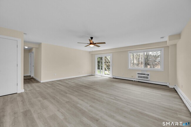 Building Photo - 113 Park Ave