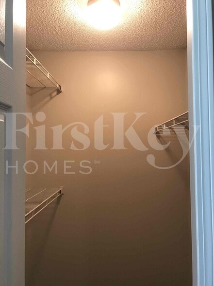 Building Photo - 7852 Catskills Ct