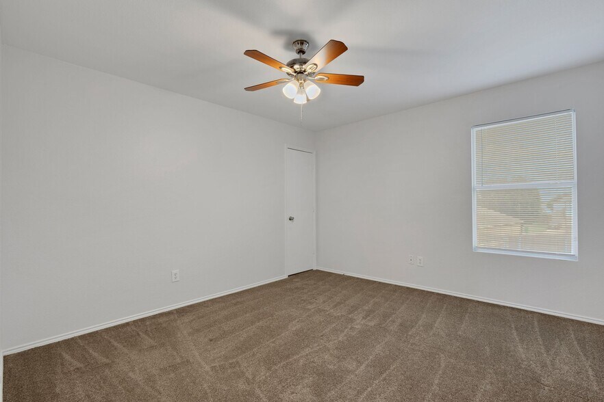 Building Photo - 1205 Saltgrass Dr