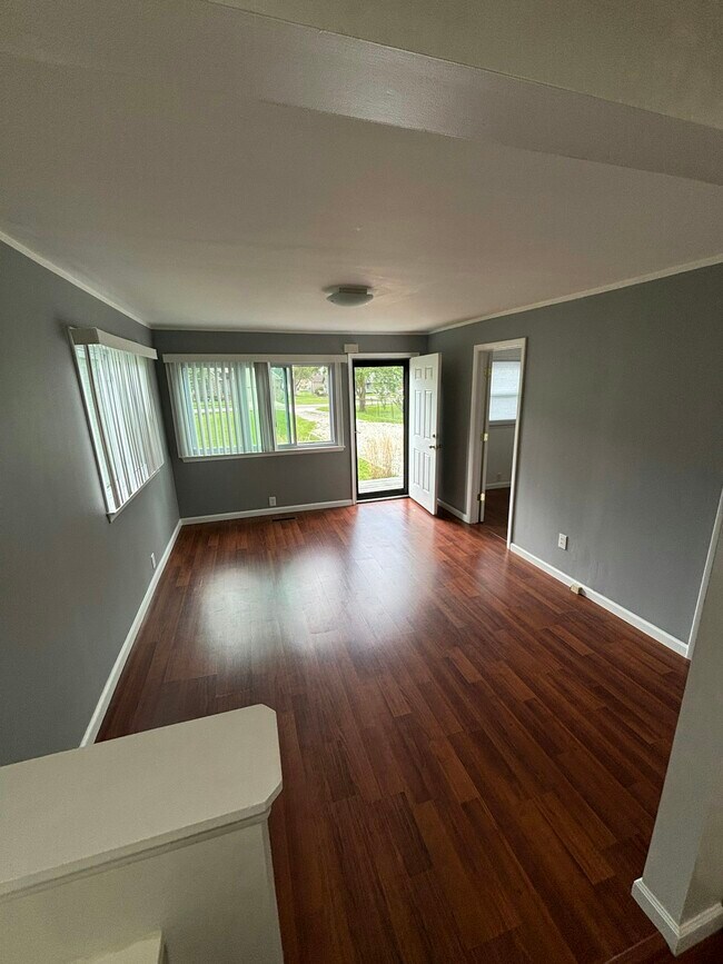 Building Photo - 23311 Lakewood St