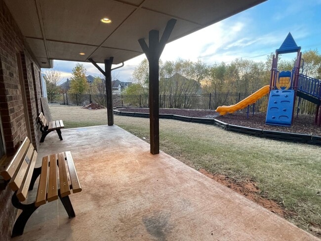 Building Photo - Deer Creek Schools