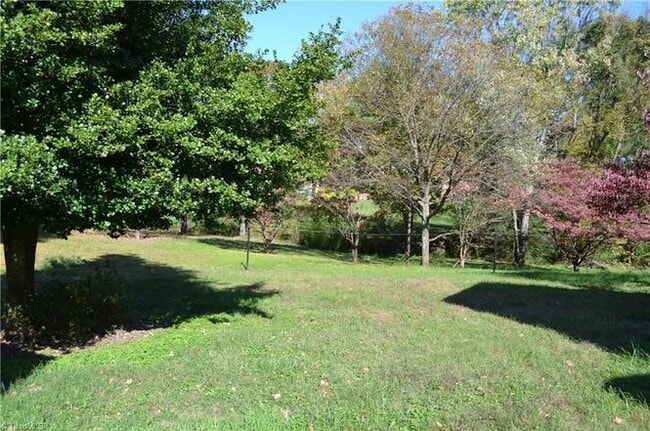 Building Photo - 601 W Washington St