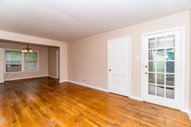 Building Photo - TERRELL HEIGHTS DUPLEX - ALAMO HEIGHTS I.S.D.