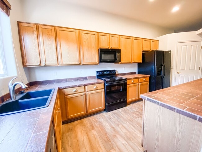 Building Photo - Beautiful 3 Bed/2 Bath home!