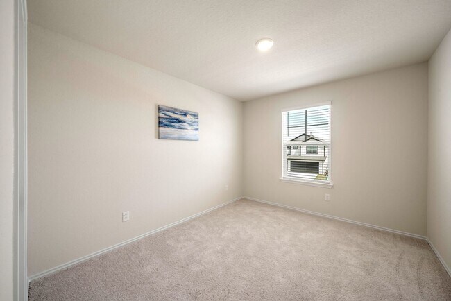 Building Photo - Great home with a great price!