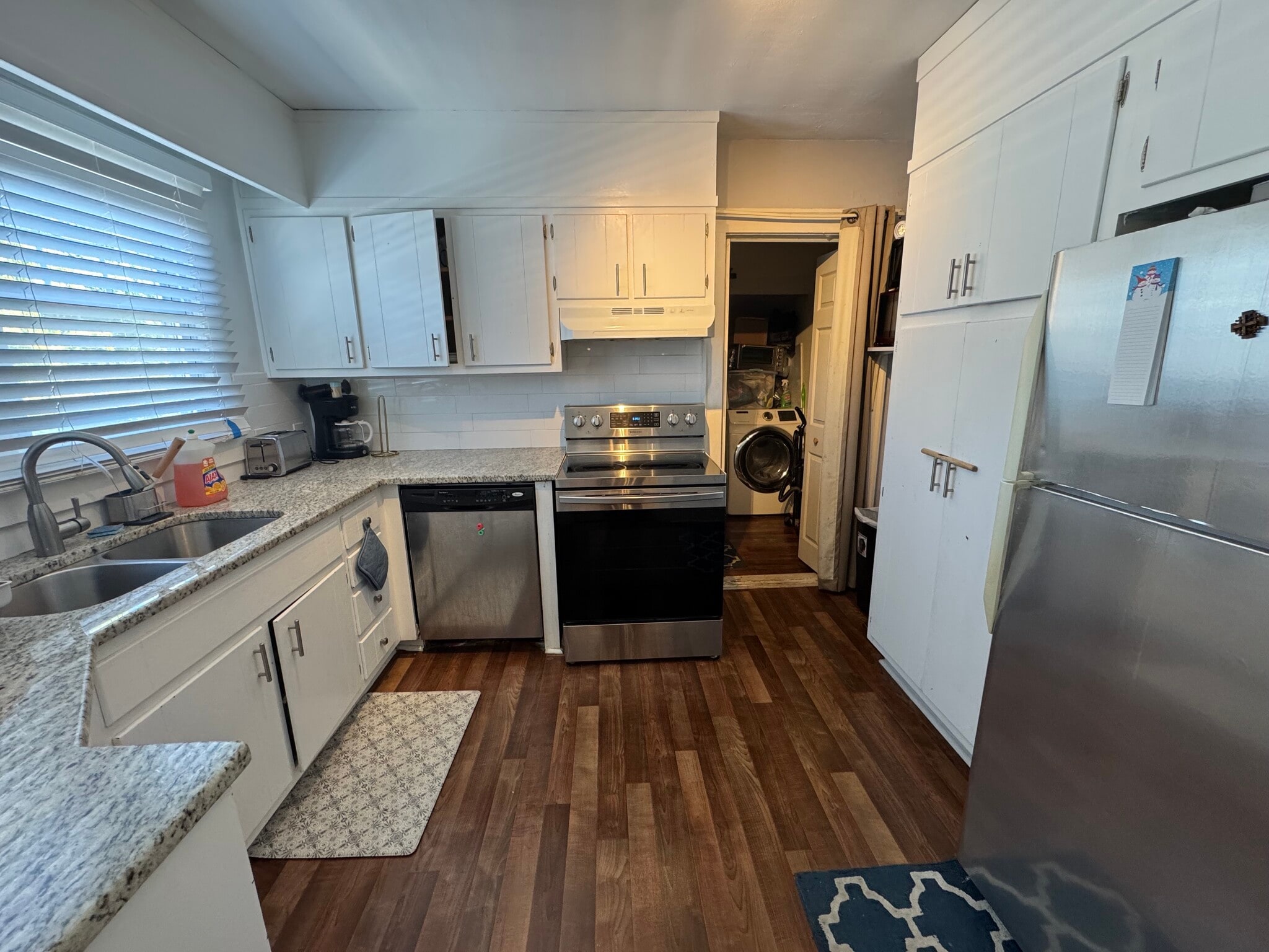 Kitchen - 1065 Atlantic Dr NW