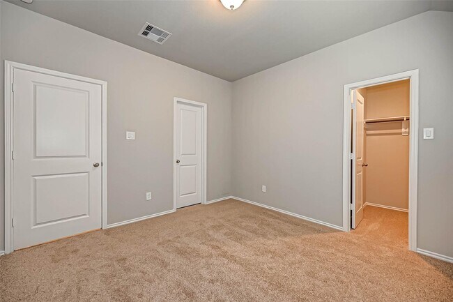 Building Photo - 1535 Munson Valley Rd