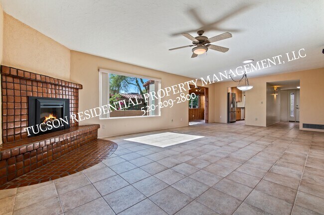 Building Photo - 5084 N Camino Del Lazo