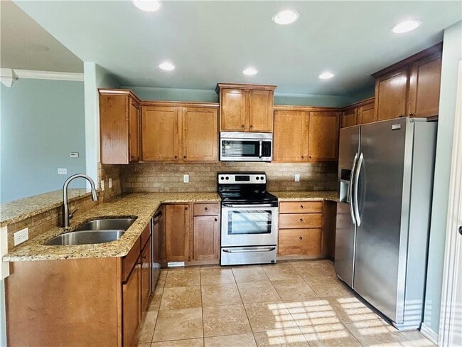 Building Photo - 1209 SW Eventide St