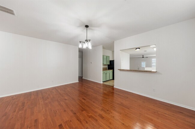 Building Photo - 923 Shirefield Ln