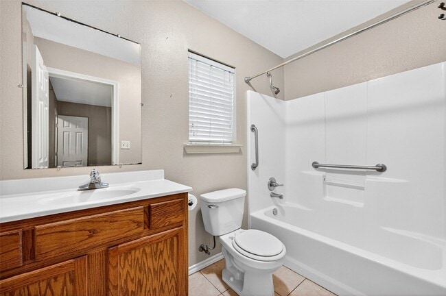 Building Photo - 907 W Birge St