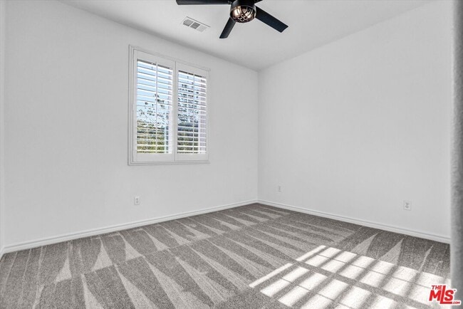 Building Photo - 577 Comet Ave