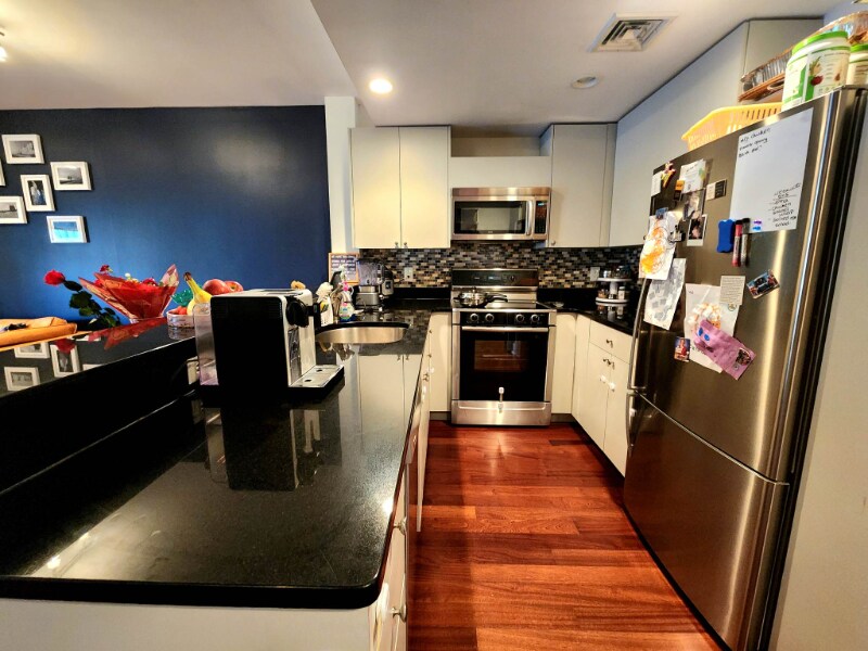 Building Photo - 533 Cambridge St