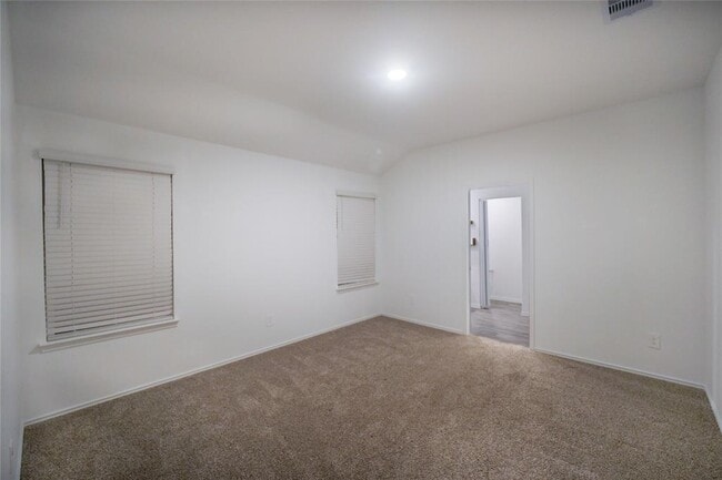 Building Photo - 24303 Springfield Valley Dr