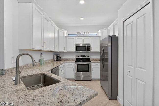 Building Photo - 14001 Hunter Oak Dr