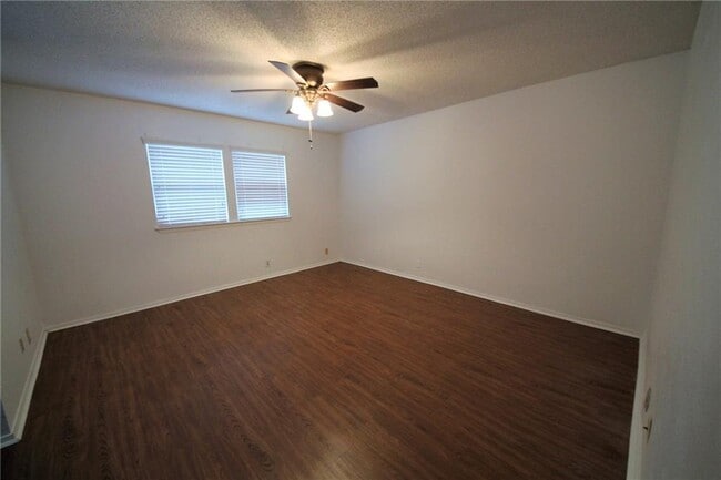 Building Photo - 13320 Water Oak Ln