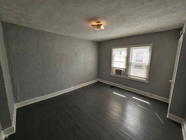 Building Photo - 2020 E Adams St