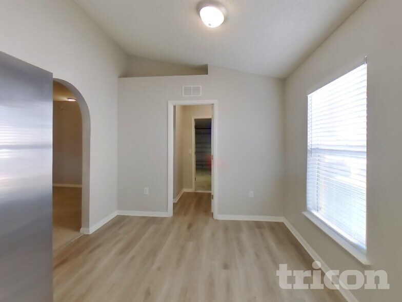 Building Photo - 7121 High Bluff Rd