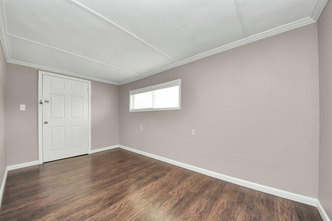 Building Photo - 5747 Turtle Creek Rd