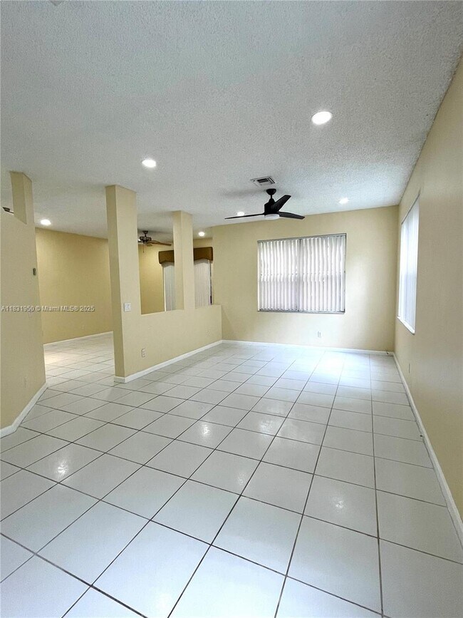 Building Photo - 160 NW 97th Terrace