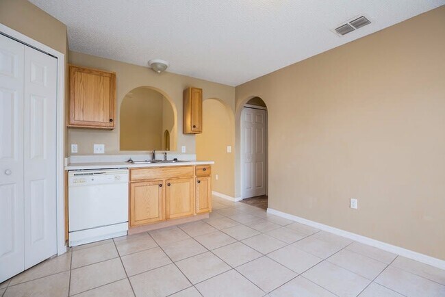 Building Photo - 2712 Whispering Trails Dr