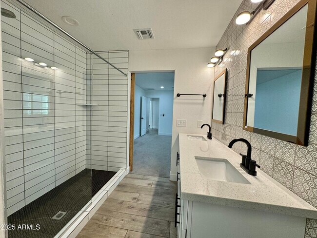 Building Photo - 17844 N 55th Ave