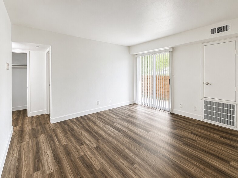 Building Photo - Cedar Lane Apartments