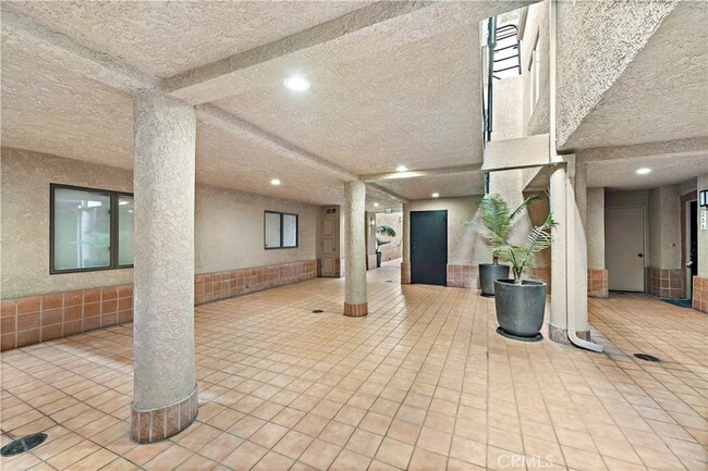 Building Photo - 237 Calliope St