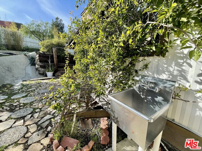 Building Photo - 22500 Monte Vista Dr