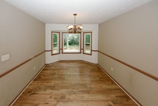Building Photo - 4033 Scenic Mountain Dr SW