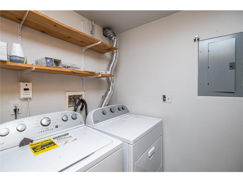 Building Photo - 117 21st St SE