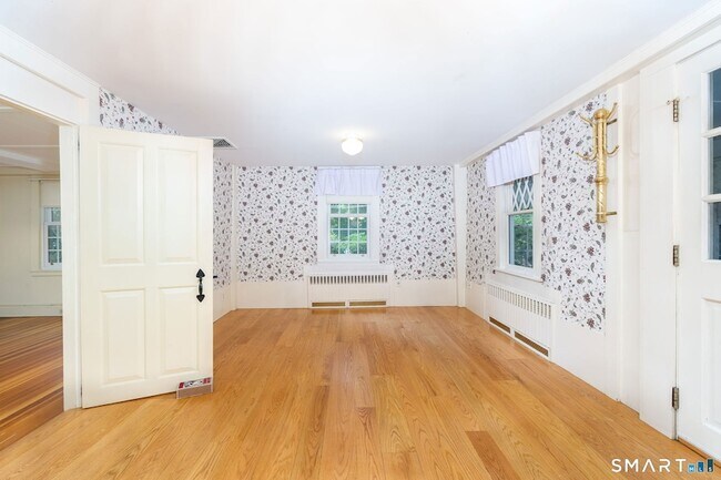 Building Photo - 73 Westledge Rd