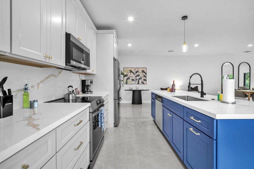 Building Photo - 2951 NW 13th St