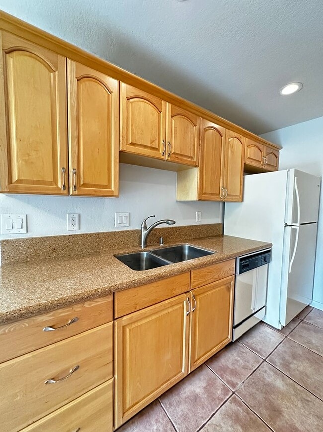 Building Photo - Single Story townhome, water/sewer paid by...