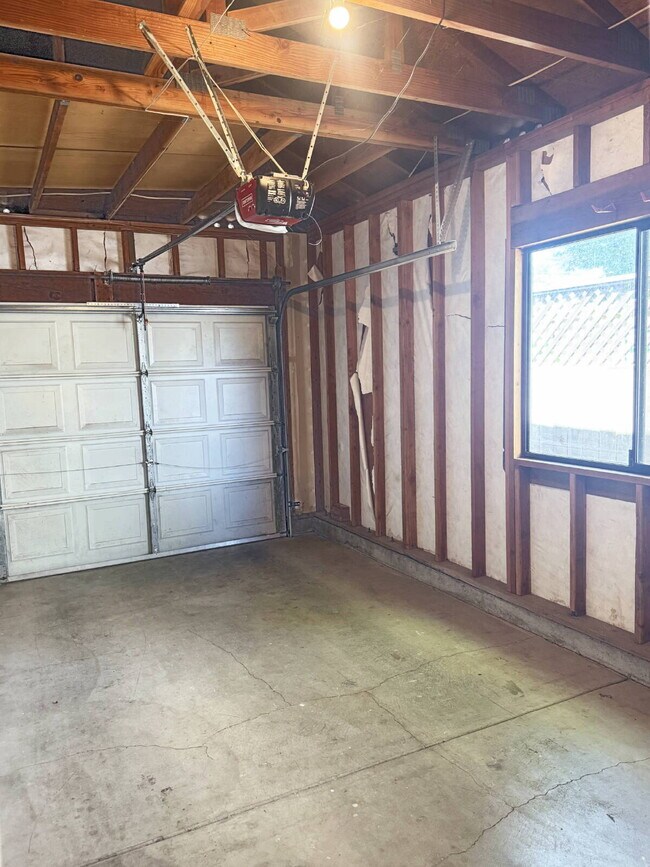 Building Photo - 2BD/2BA Single-Level Home Near Sonoma Plaza | Available Now.