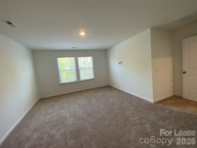 Building Photo - 14057 Lake Home Ln