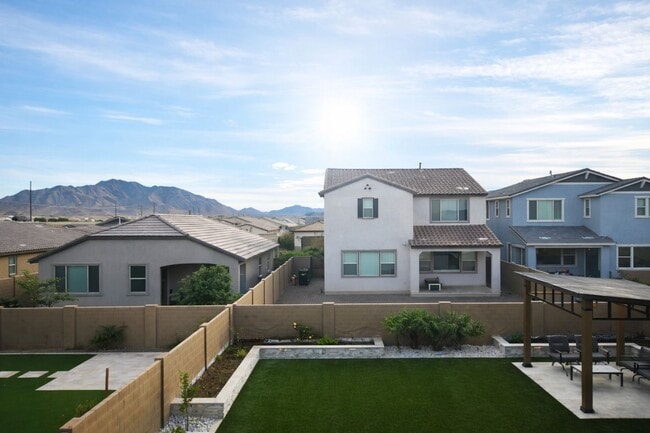 Building Photo - 2353 E Castanets Dr