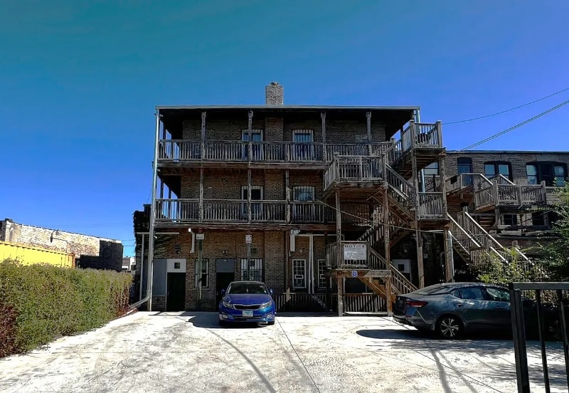 Building Photo - 8246 S Racine Ave