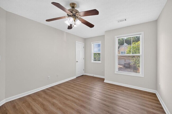 Building Photo - 4379 Annlette Dr NW
