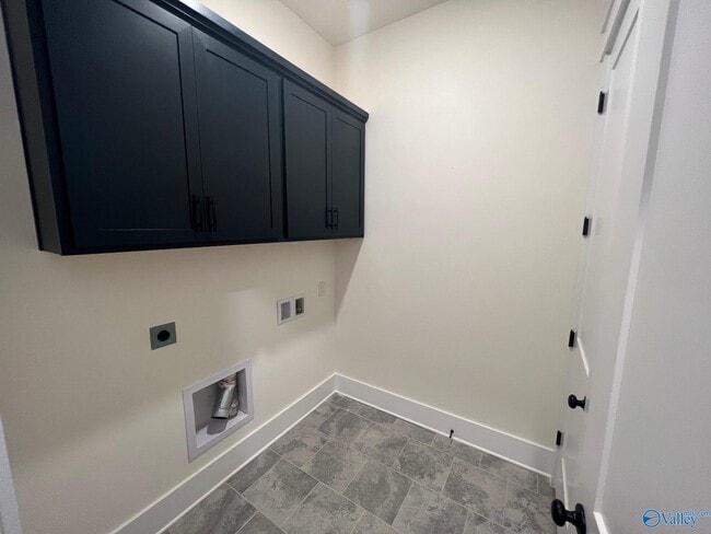 Building Photo - 330 Silo Ln