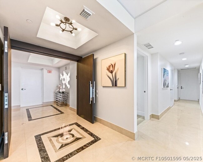 Building Photo - 101 S Fort Lauderdale Beach Blvd