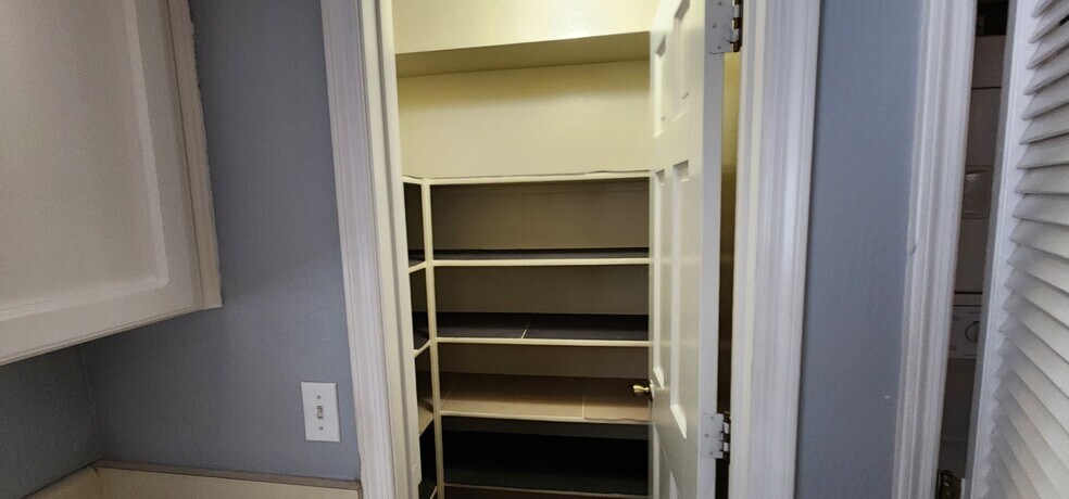 Building Photo - 3031 N Civic Center Plz