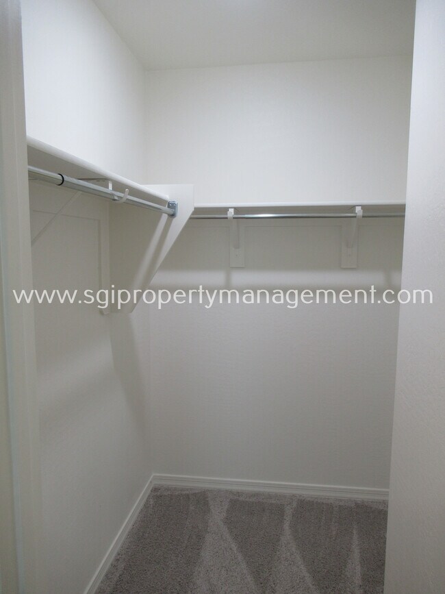 Building Photo - 19218 W Pierson St