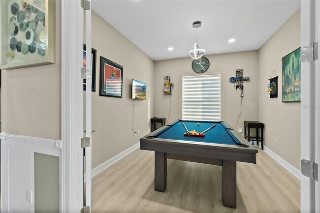 Building Photo - 54 N Riverwalk Dr